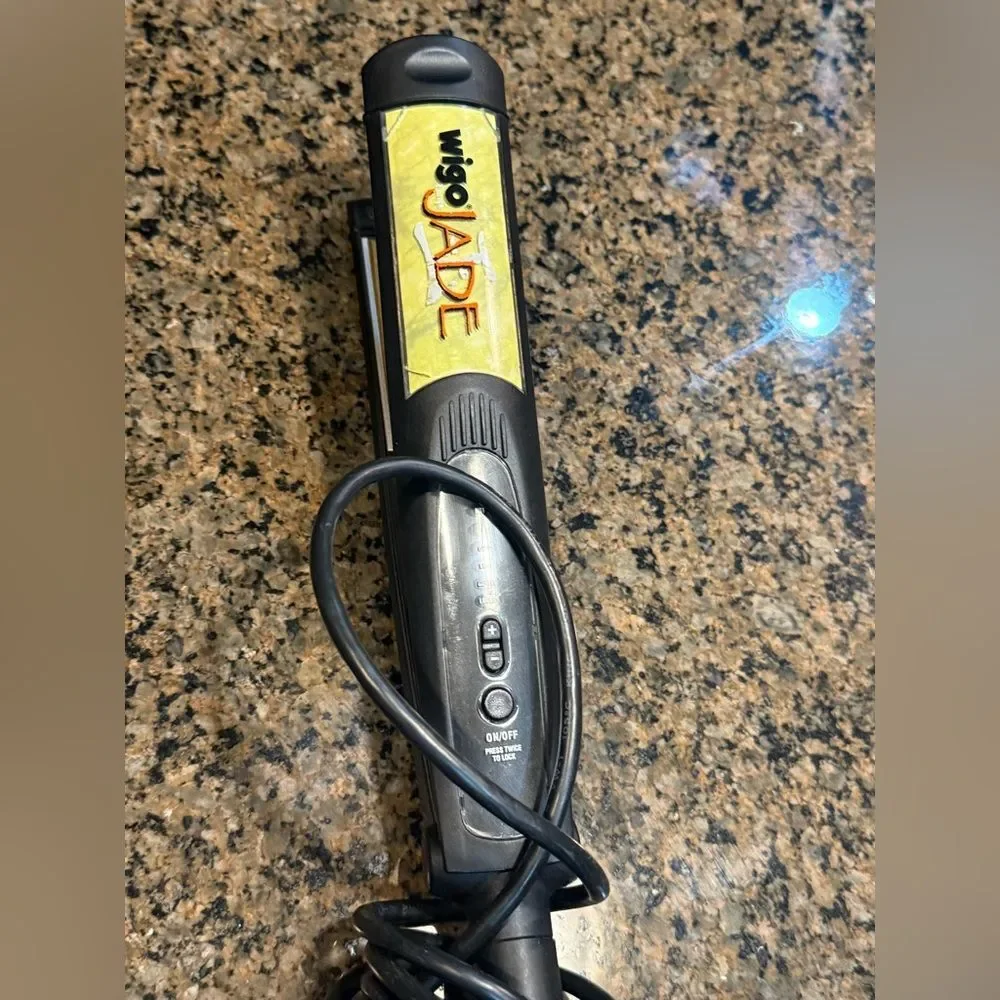 Unbranded this straightener